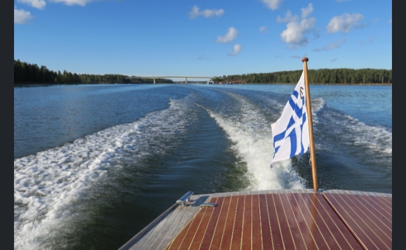 Roi Mahonkimoottorivene-kuva-3